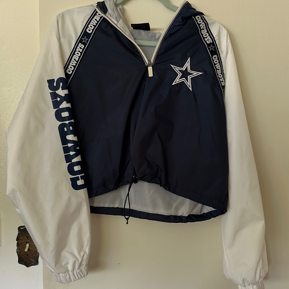 Cowboys cropped windbreaker